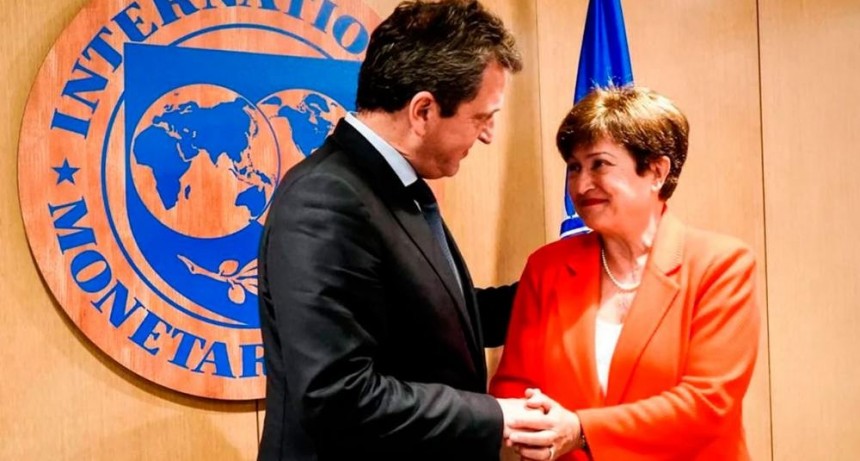 Para el FMI, Argentina necesita más ajuste para contener la inflación y lograr estabilidad