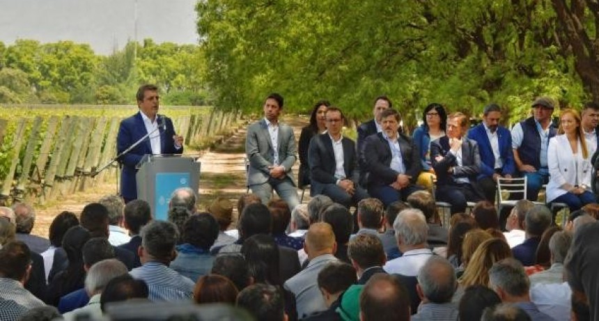 Massa anunció un dólar preferencial y créditos para productores agropecuarios perjudicados por el clima 