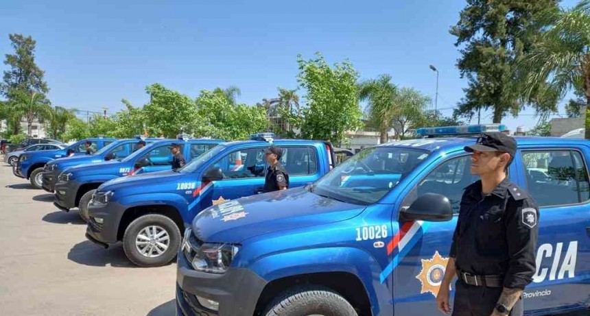 Entregaron vehículos 0km para la policía del centro norte provincial