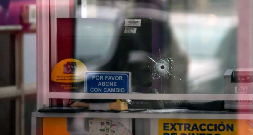 Violento golpe en un drugstore en pleno centro de Santa Fe terminó con dos heridos