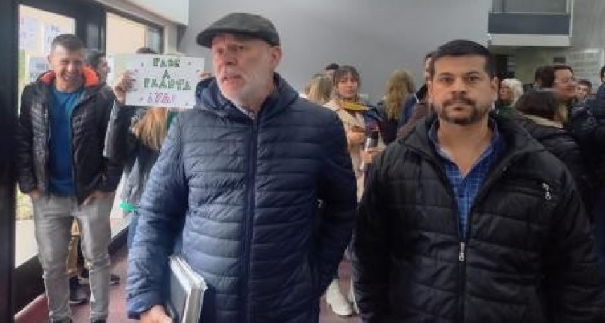 Trabajadores de ATE volvieron a manifestarse por el pase a planta de 130 trabajadores del Ministerio de Educación