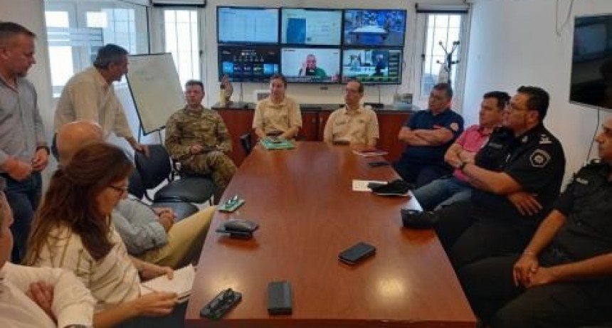 Ante la crecida y sus posibles efectos, la provincia realiza un trabajo interministerial junto a municipios y comunas 