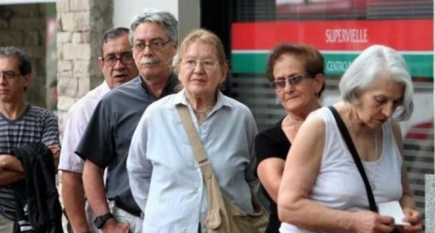 Los pasivos nacionales tendrán un aumento del 20,87 % en diciembre y refuerzo de 55 mil pesos para haberes mínimos