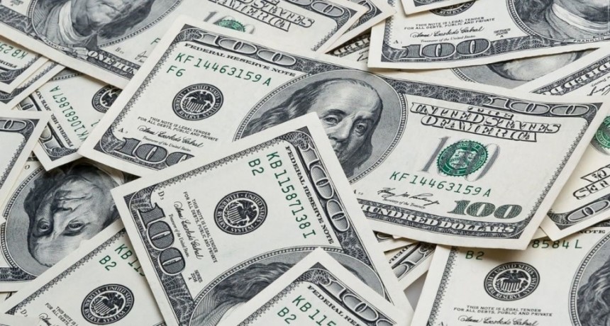 Previo al balotaje, el dólar blue operó estable y se mantuvo en $ 950