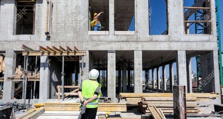 La promesa de Milei de suspender la obra pública preocupa a constructores