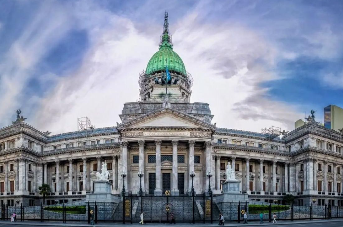 El Gobierno avanza con el Presupuesto gracias a la deriva del PRO