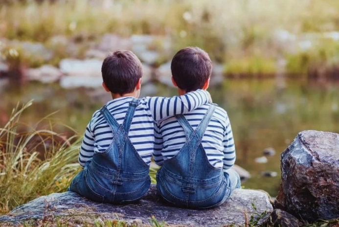 Por qué nacen cada vez más mellizos en el mundo