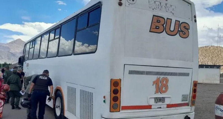 Asalto armado a tour de compras argentino en Chile: desvalijaron a 60 pasajeros