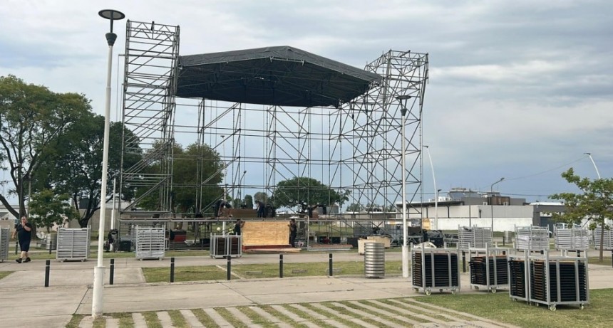 Avanzan los preparativos para la inauguración del Nuevo Hospital de Rafaela: montaron el escenario y ultiman detalles