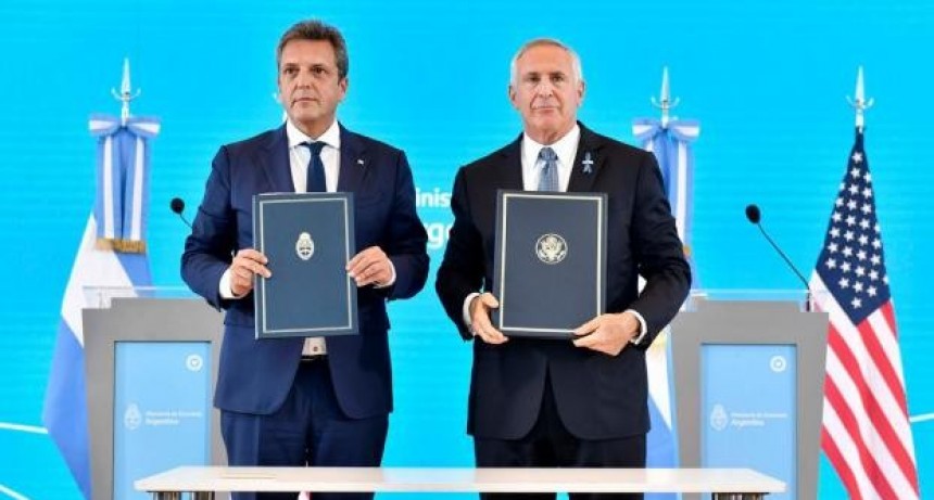 El Gobierno Nacional firmó el acuerdo con Estados Unidos para intercambiar información fiscal y tributaria