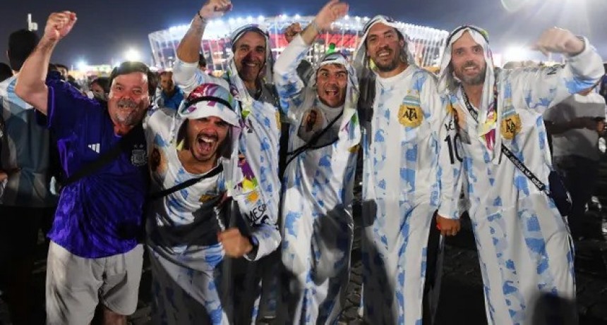 Partió otro vuelo de Aerolíneas Argentinas transportando hinchas a Doha desde Ezeiza