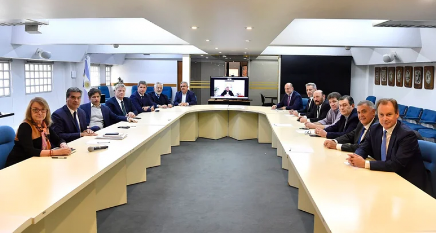 Luego del renunciamiento de CFK, los gobernadores y la CGT armaron una mesa política para reorganizar el peronismo
