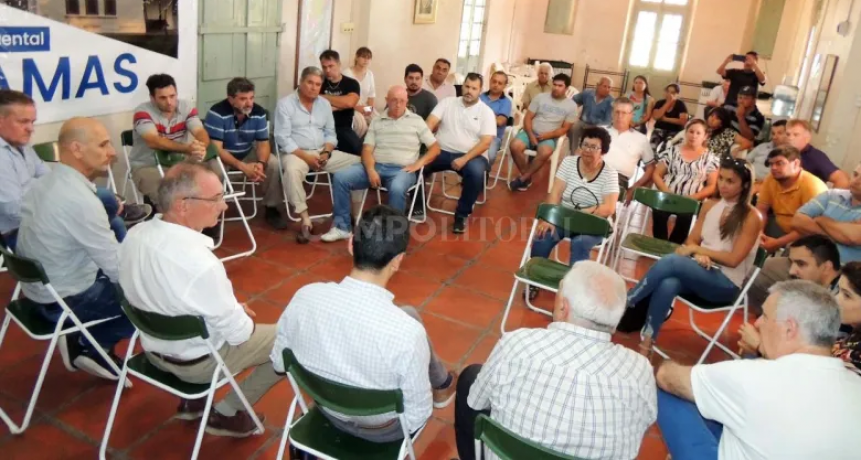 En Las Gamas, Costamagna escuchó a productores afectados por la sequía