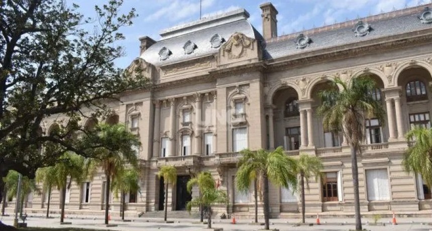 La provincia de Santa Fe decretó asueto administrativo para los días 23 y 30 de diciembre