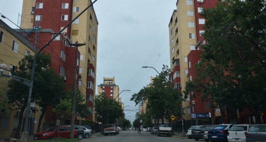 Tras el partido de Colón, un hombre falleció luego de caer desde una torre de Las Flores II