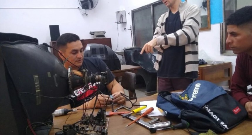 Ante la crisis, solidaridad: ofrecen cursos de oficios gratuitos y con salida laboral rápida