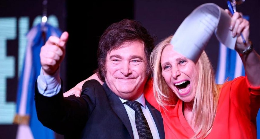 Milei evalúa anular el decreto de Macri que prohíbe nombrar familiares para que Karina asuma como secretaria