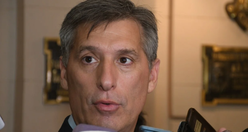 El próximo ministro de Economía de Santa Fe descartó un bono a estatales y prometió 