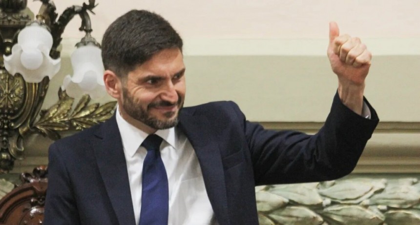 Maximiliano Pullaro es el nuevo gobernador de Santa Fe: las frases más importantes de su primer discurso