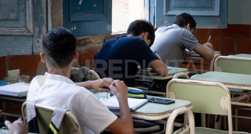 Maximiliano Pullaro y el desafío en educación: fin de la no repitencia, 190 días de clases, paritarias en enero y plan de alfabetización