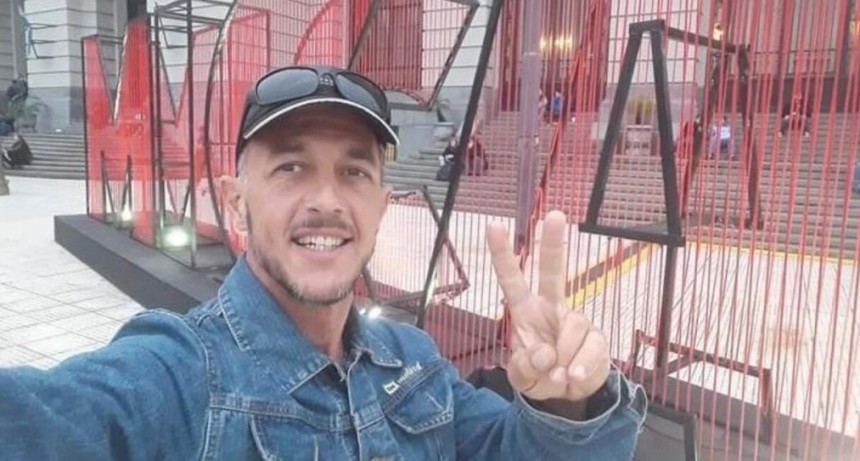 Pidieron la detención del hombre que le tiró un botellazo a Milei