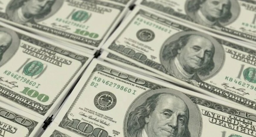 En el primer día de gestión de Milei, el dólar blue operó en alza: a cuánto cerró