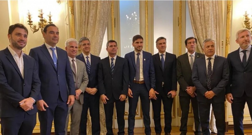 Los tres reclamos económicos que planteó Maximiliano Pullaro en la reunión de gobernadores con Javier Milei