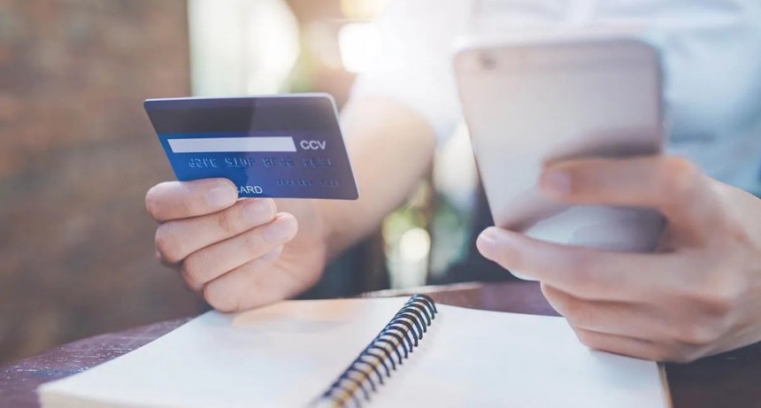 El DNU de Milei habilita que se depositen los sueldos en billeteras digitales