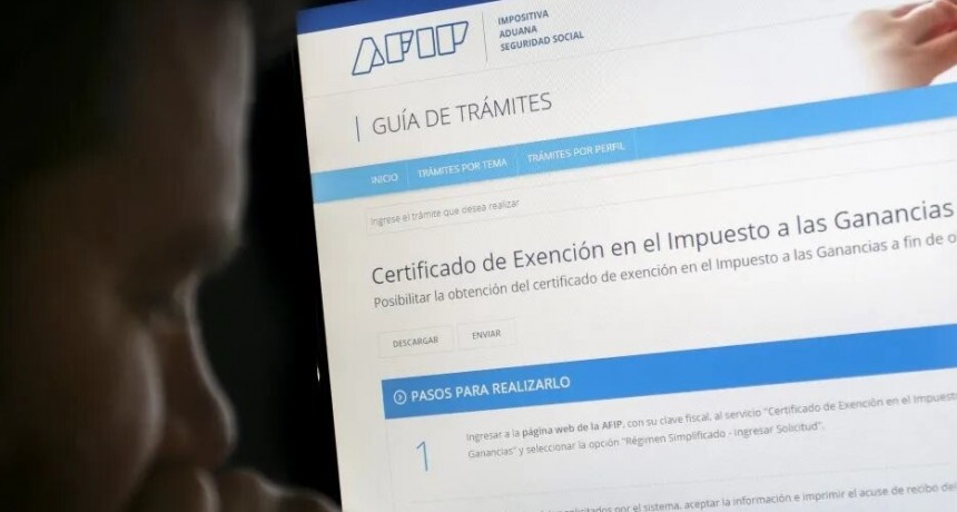 Alerta salarios: qu&eacute; pasa con el impuesto a las Ganancias con la Ley &Oacute;mnibus que anunci&oacute; Milei