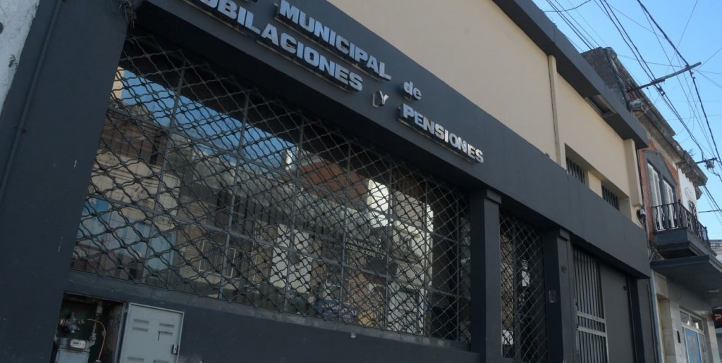 Suben los aportes mensuales y otras salidas al déficit: los cambios en la Caja Municipal de Jubilaciones