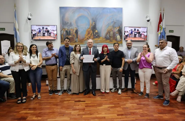 Felipe Michlig recibió el premio “Valores Democráticos Raúl Ricardo Alfonsín”