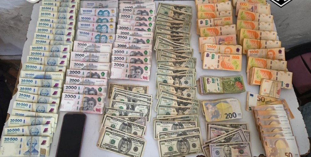 Aprehendieron en pleno centro a una mujer que llevaba una importante suma de dinero