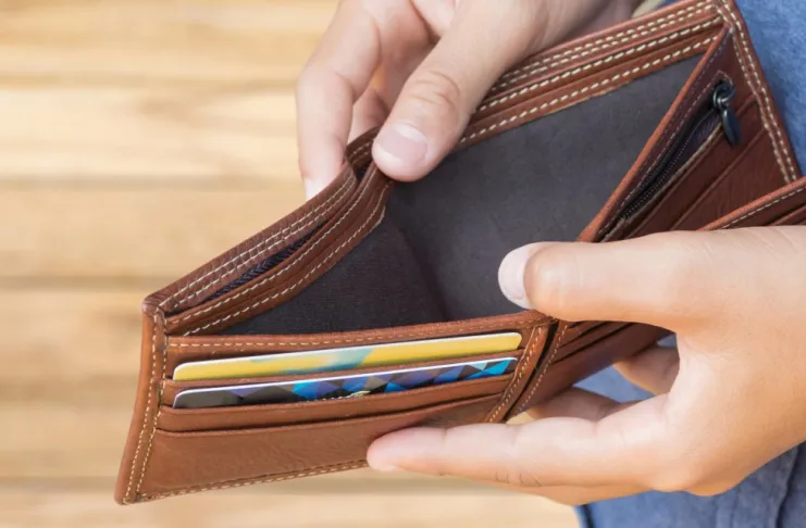 Aguinaldo al horno : del bolsillo de los trabajadores a pagar deudas