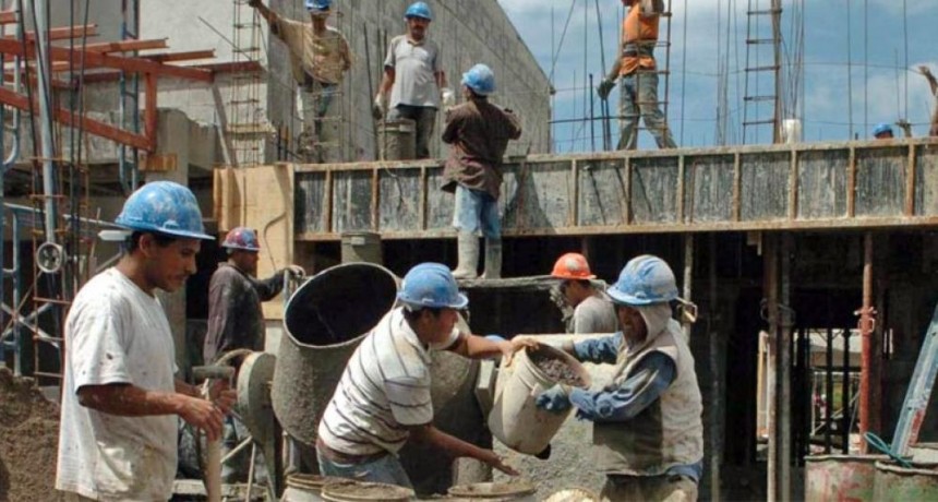 Adi&oacute;s a las horas extra: as&iacute; funcionar&aacute; el nuevo "banco de horas" que impulsa el Gobierno en la reforma laboral