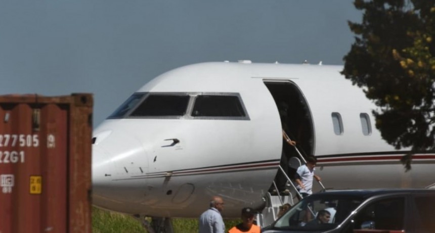 As&iacute; fue el arribo de Lionel Messi y su familia al Aeropuerto de Sauce Viejo en Santa Fe