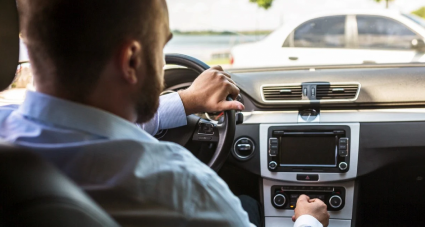 Con la normativa laboral vigente, el empleo formal retrocede y s&oacute;lo crecen los monotributistas y la informalidad
