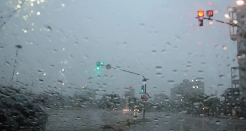 Santa Fe: rigen alertas naranja y amarilla por tormentas en toda la provincia